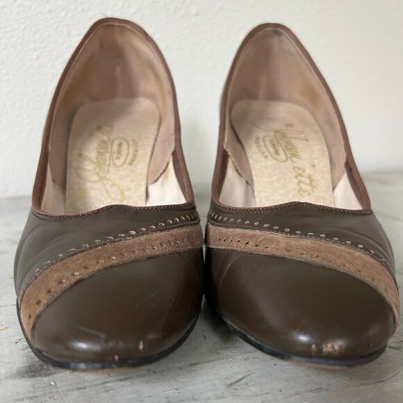 Vintage Ginnie Johansen wing tip high heel pumps two tone brown 50s 60s retro 7 - Picture 4 of 13